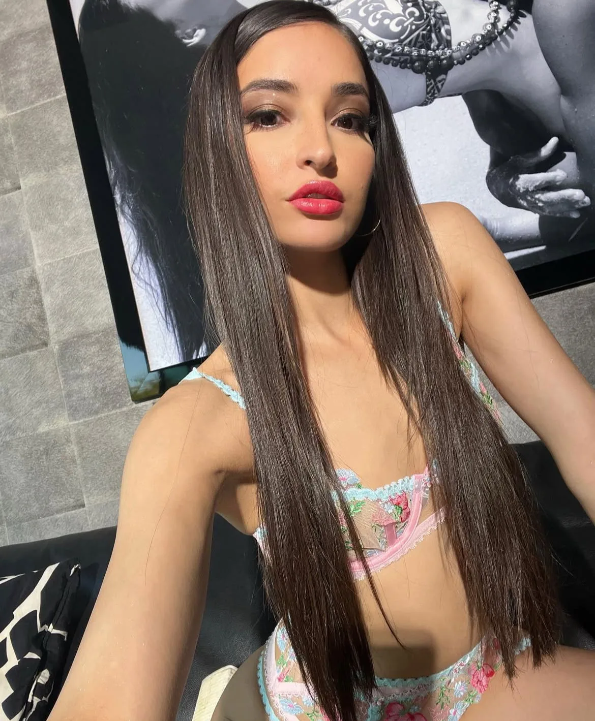 Bruna escort Leicester